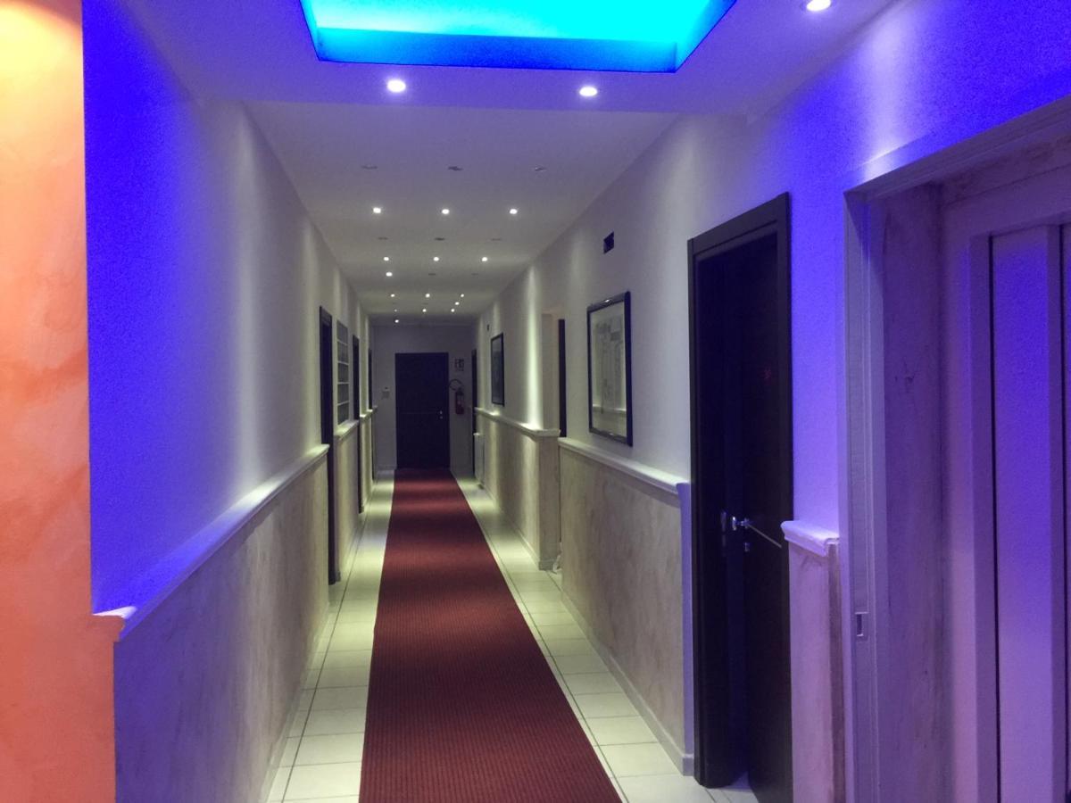 Mg Palace Hotel Costa Del Sole Agnone Bagni Extérieur photo