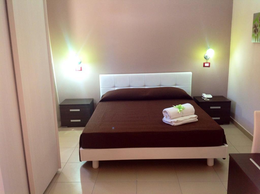 Mg Palace Hotel Costa Del Sole Agnone Bagni Extérieur photo