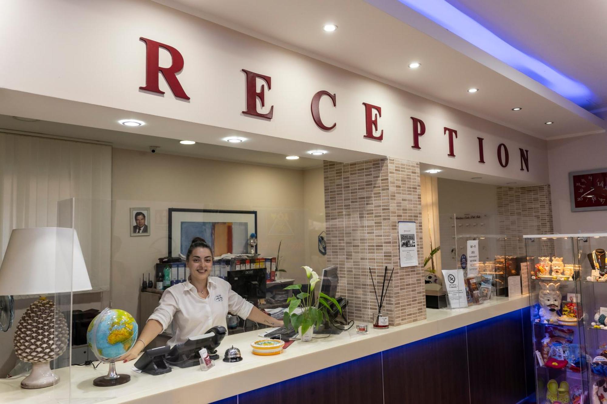 Mg Palace Hotel Costa Del Sole Agnone Bagni Extérieur photo