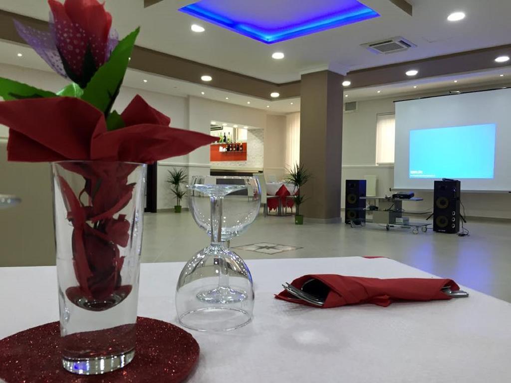 Mg Palace Hotel Costa Del Sole Agnone Bagni Extérieur photo