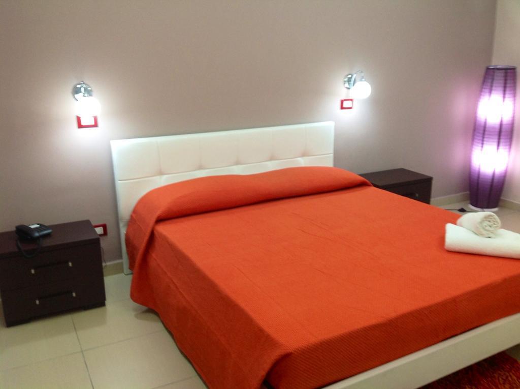 Mg Palace Hotel Costa Del Sole Agnone Bagni Chambre photo